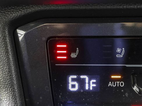 Used 2023 Volkswagen Tiguan SEL R-Line image 10