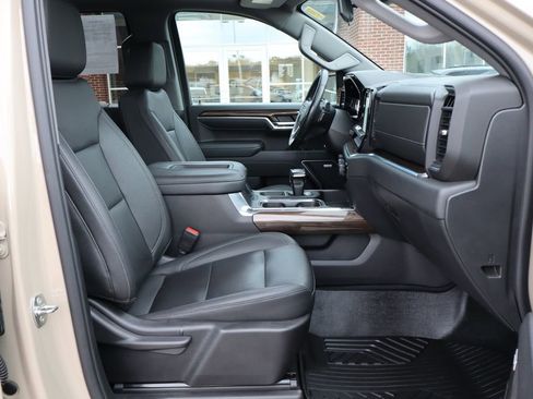 Used 2022 Chevrolet Silverado 1500 LT Trail Boss w/ LT Trail Boss Premium Package image 53