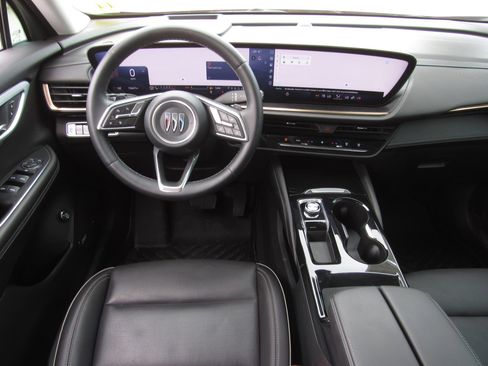 Used 2024 Buick Envision Avenir AWD/4WD image 18