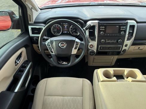 Used 2018 Nissan Titan SV AWD/4WD image 43