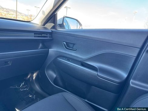 Used 2024 Hyundai Kona SEL image 43