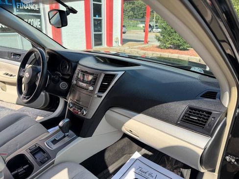 Used 2013 Subaru Outback 2.5i Premium AWD/4WD image 15