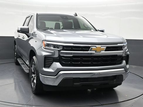 Used 2024 Chevrolet Silverado 1500 LT RWD image 8
