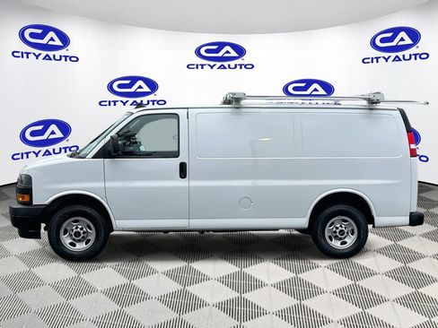 Used 2023 GMC Savana 2500 w/ Driver Convenience Package image 7