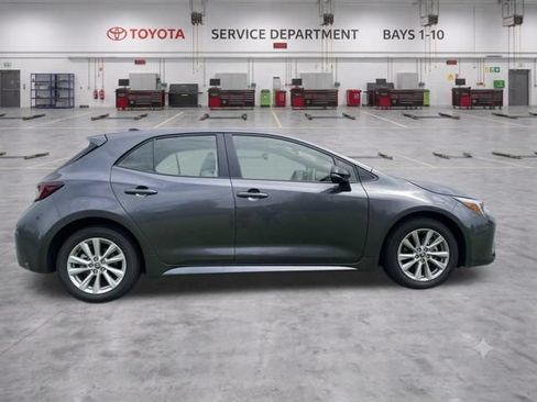 Used 2026 Toyota Corolla SE FWD image 8