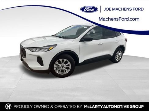 Used 2025 Ford Escape Active w/ Cold Weather Package FWD image 1