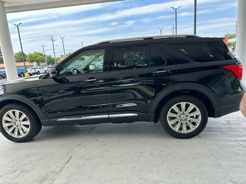 Used 2021 Ford Explorer Limited w/ Equipment Group 301A AWD/4WD image 6