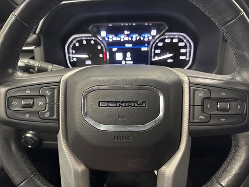 Used 2021 GMC Yukon XL Denali image 18