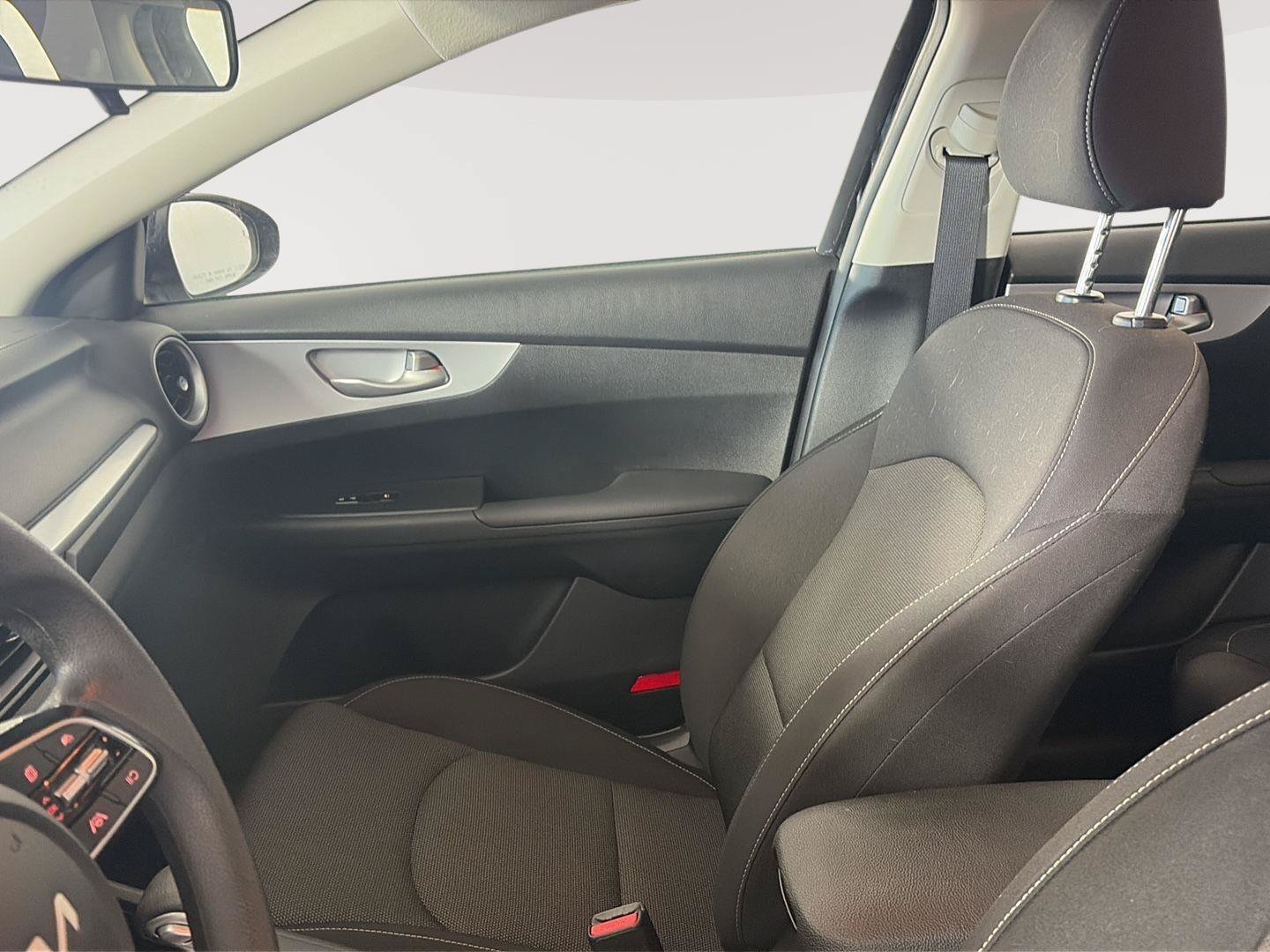 Used 2024 Kia Forte LXS w/ LXS Technology Package FWD image 15