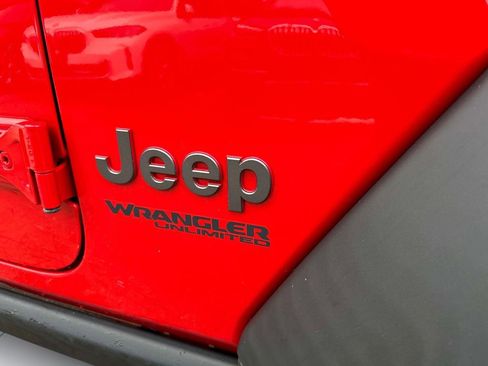 Used 2021 Jeep Wrangler Unlimited Rubicon AWD/4WD image 18