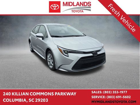 Used 2026 Toyota Corolla LE FWD image 1