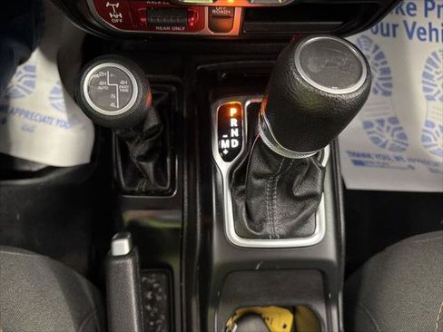 Used 2024 Jeep Wrangler Unlimited AWD/4WD image 14