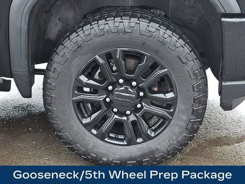 Used 2023 GMC Sierra 3500 Denali w/ Denali Black Diamond Edition image 12