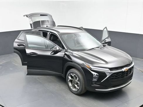 Used 2026 Chevrolet Trax LT w/ Driver Confidence Package FWD image 49