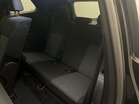 Used 2025 GMC Acadia Elevation image 30