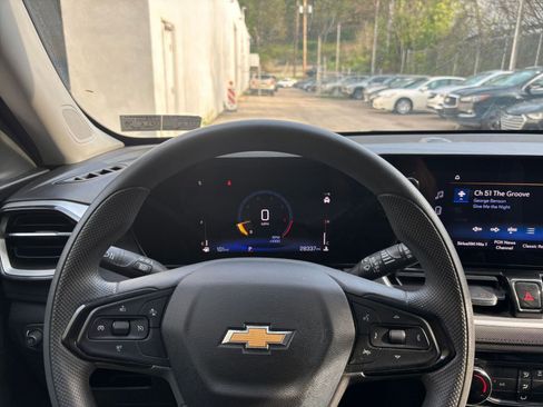 Used 2025 Chevrolet TrailBlazer LT FWD image 27
