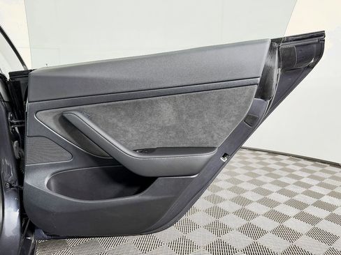 Used 2021 Tesla Model 3 Standard Range Plus image 37