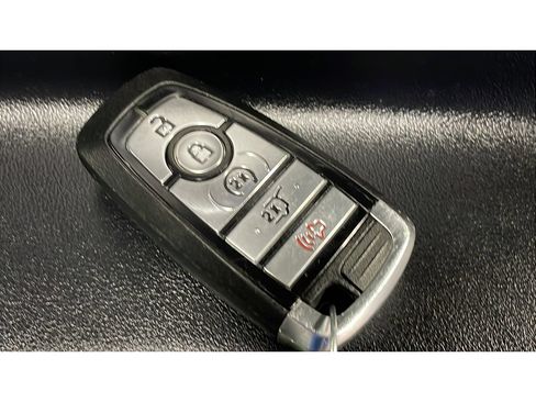 Used 2021 Ford Explorer XLT AWD/4WD image 20