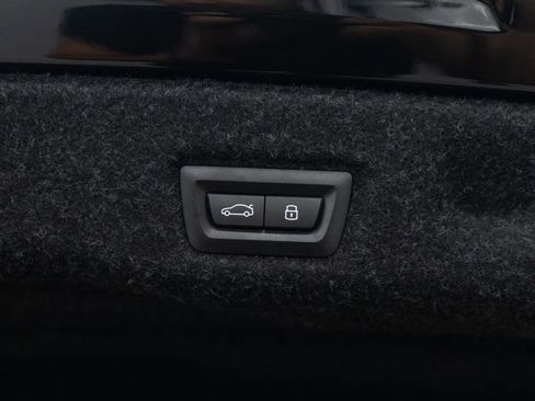 Used 2025 BMW 540i xDrive image 38