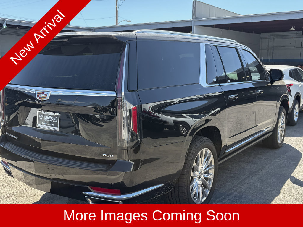 Used 2022 Cadillac Escalade ESV Premium Luxury w/ Performance Package AWD/4WD image 4
