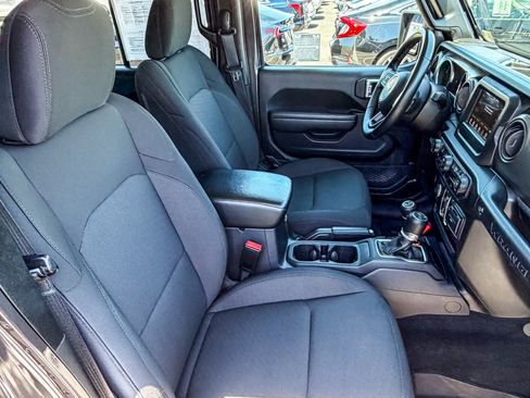 Used 2022 Jeep Wrangler Unlimited Sport AWD/4WD image 15