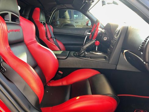 Used 2004 Dodge Viper SRT-10 image 23