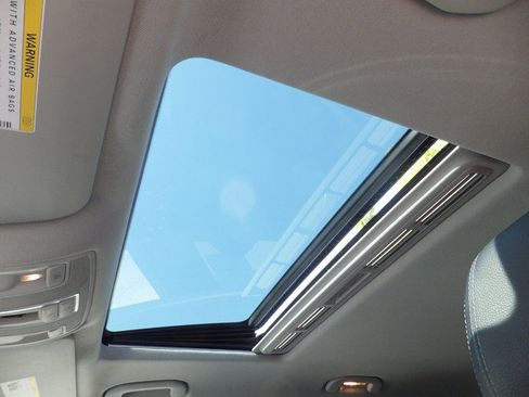 Used 2012 Mercedes-Benz ML 350 M-Class ML350 Bluetec AWD image 11