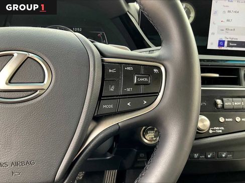 Used 2024 Lexus ES 350 w/ Premium Package image 21