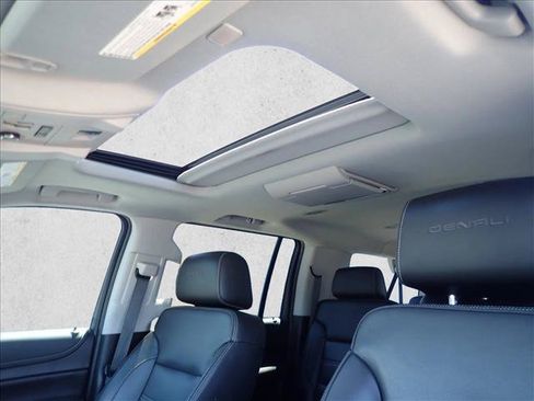 Used 2019 GMC Yukon XL Denali AWD/4WD image 16