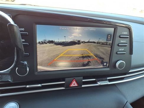 Used 2023 Hyundai Elantra SEL image 34