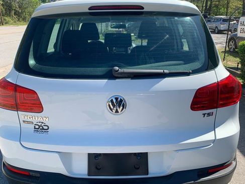 Used 2017 Volkswagen Tiguan Limited w/ Premium Package FWD image 5