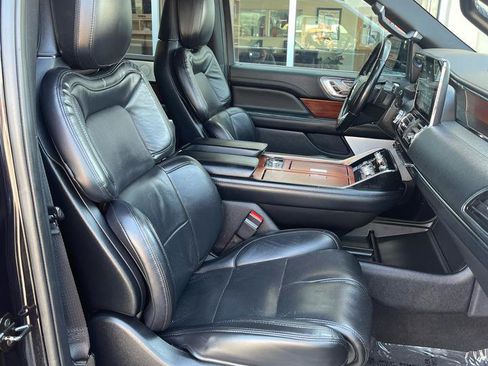 Used 2021 Lincoln Navigator L Reserve AWD/4WD image 22