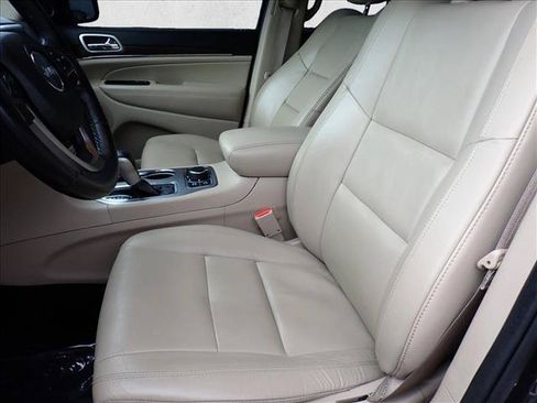 Used 2018 Jeep Grand Cherokee Limited AWD/4WD image 13