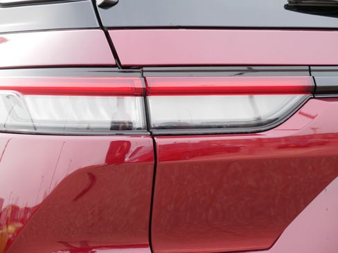 Used 2025 Jeep Grand Cherokee Limited w/ Luxury Tech Group II image 17