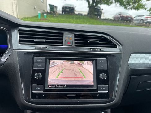 Used 2022 Volkswagen Tiguan S FWD image 17