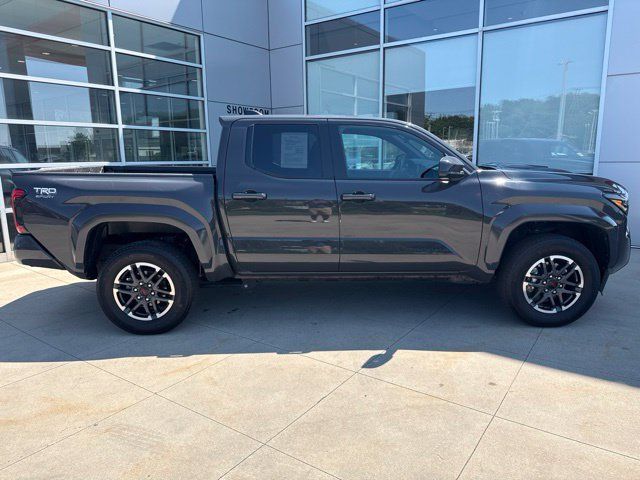 Used 2025 Toyota Tacoma TRD Sport AWD/4WD image 8