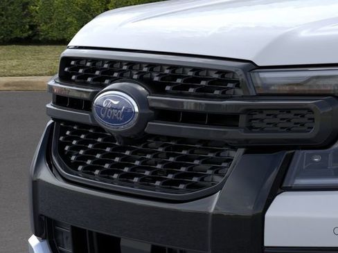 New 2025 Ford Ranger Lariat w/ FX4 Off-Road Package AWD/4WD image 17