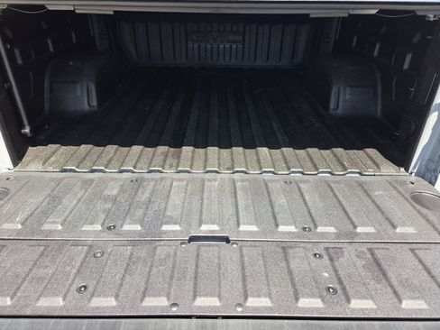 Used 2025 GMC Sierra 1500 AT4X AWD/4WD image 9