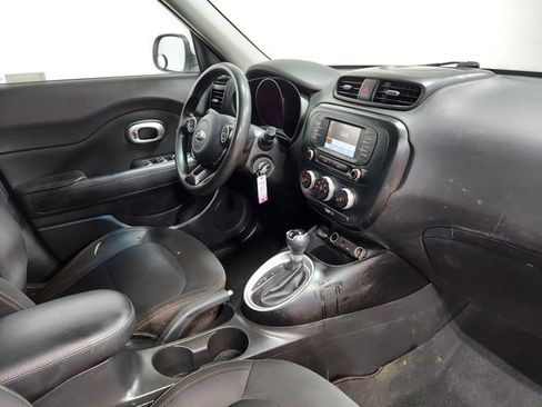 Used 2019 Kia Soul image 17