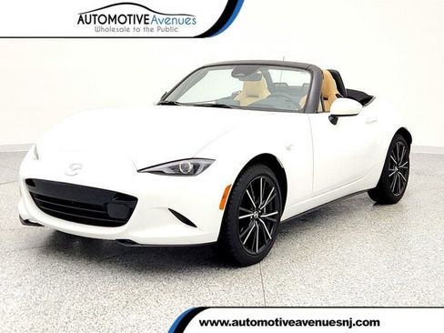 Used 2025 MAZDA MX-5 Miata Grand Touring image 1