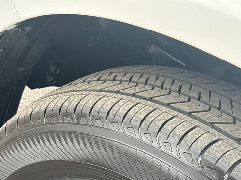 New 2026 Nissan Armada SL image 10