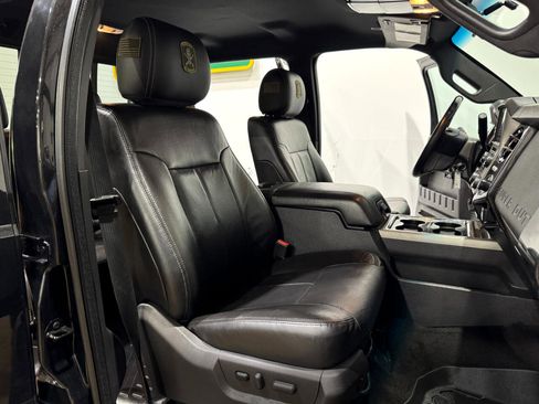 Used 2015 Ford F250 Lariat w/ Lariat Interior Package image 10