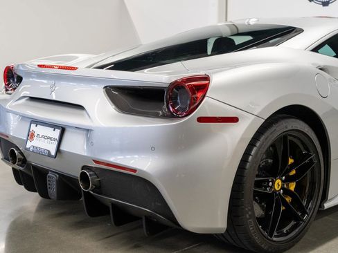 Used 2018 Ferrari 488 GTB image 14