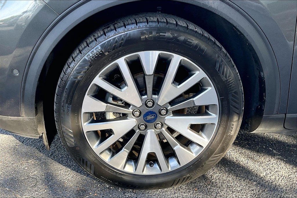 Used 2020 Ford Escape Titanium FWD image 31