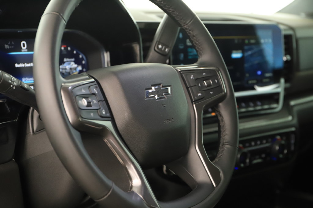 Used 2025 Chevrolet Silverado 2500 ZR2 AWD/4WD image 16