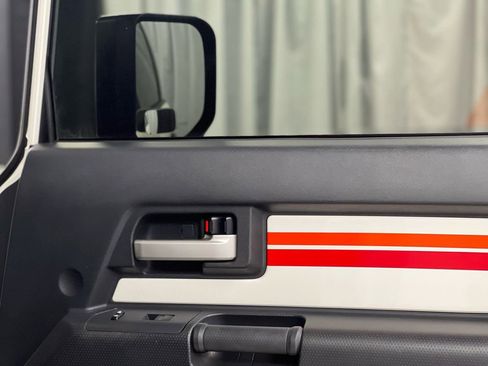 Used 2014 Toyota FJ Cruiser 4WD image 35