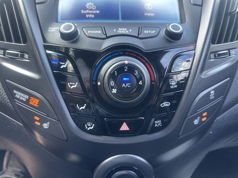 Used 2016 Hyundai Veloster Turbo FWD image 21