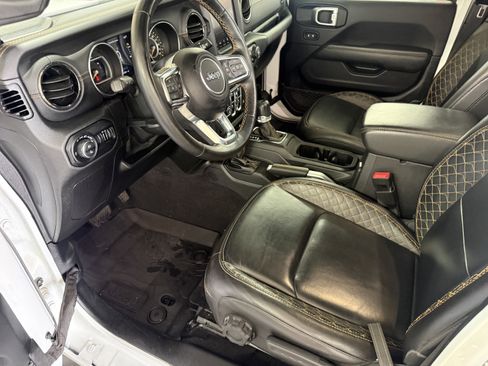 Used 2021 Jeep Gladiator Overland AWD/4WD image 19