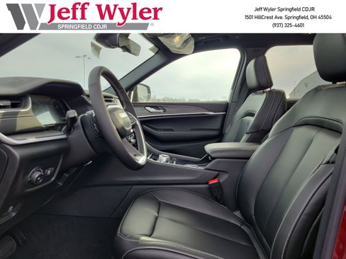 New 2025 Jeep Grand Cherokee Limited AWD/4WD image 15