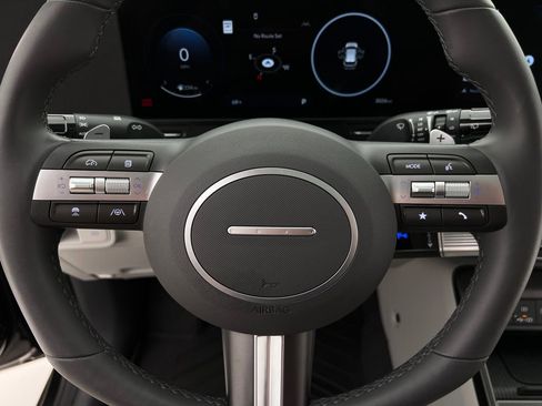 Used 2025 Hyundai Kona Limited image 22